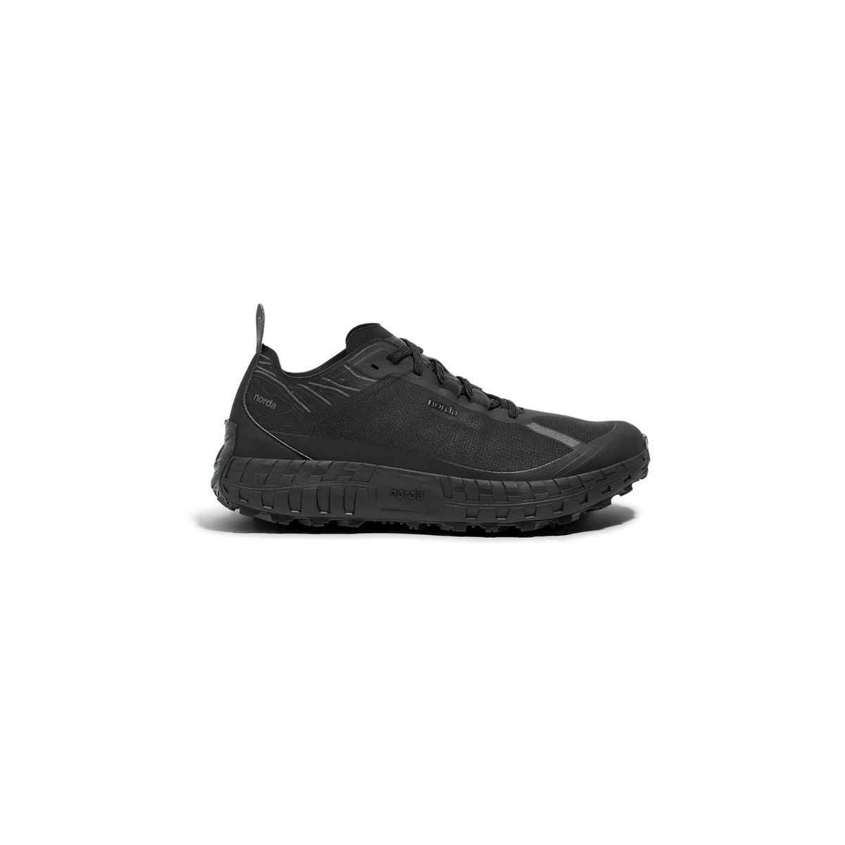 Norda 001A - Black