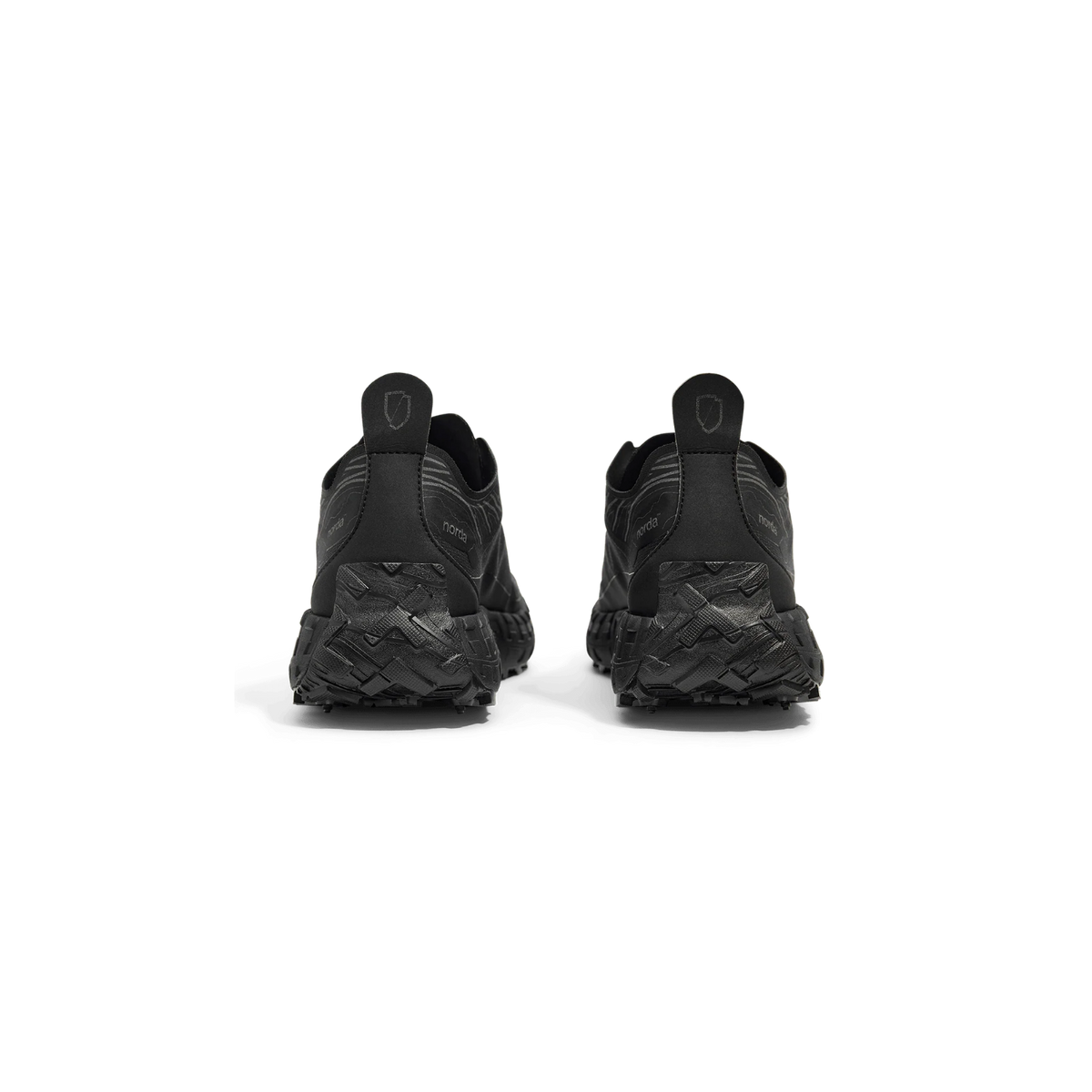 Norda 001A - Black