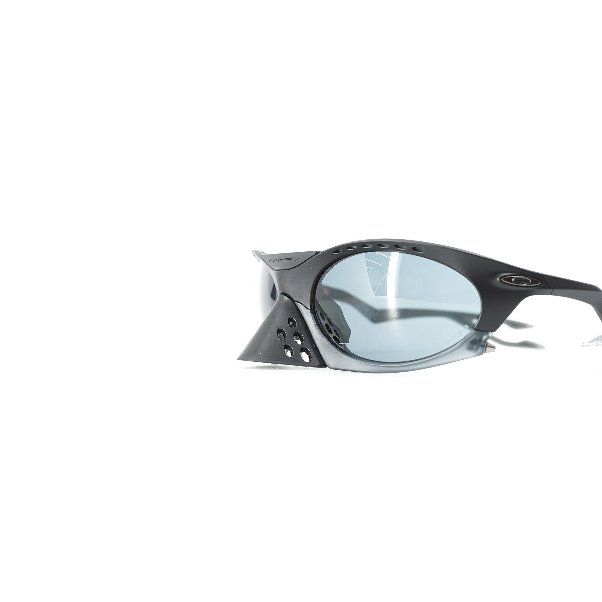 Oakley Plantaris Matte Black (Prizm Grey Lens) – CCACHE RUNNING