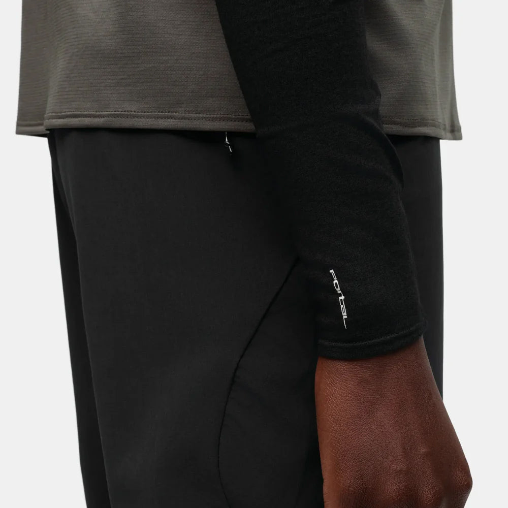 portal-drift-merino-arm-warmer-black-beauty