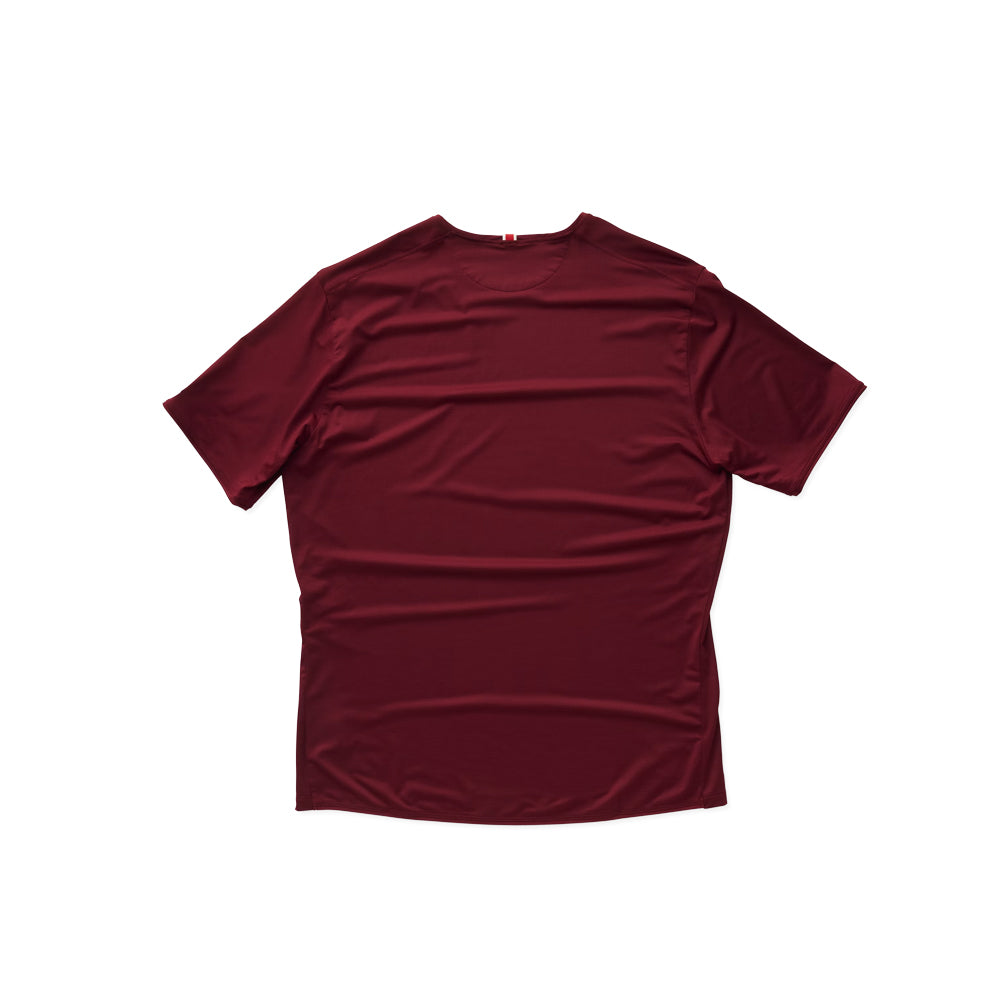 tracksmith-twilight-tee-cabernet