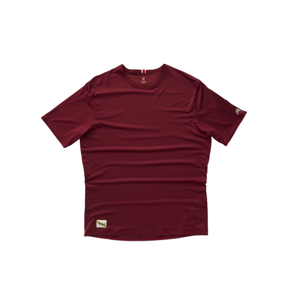 tracksmith-twilight-tee-cabernet