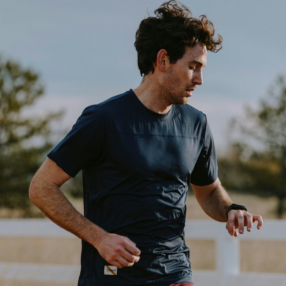 tracksmith-twilight-tee-navy